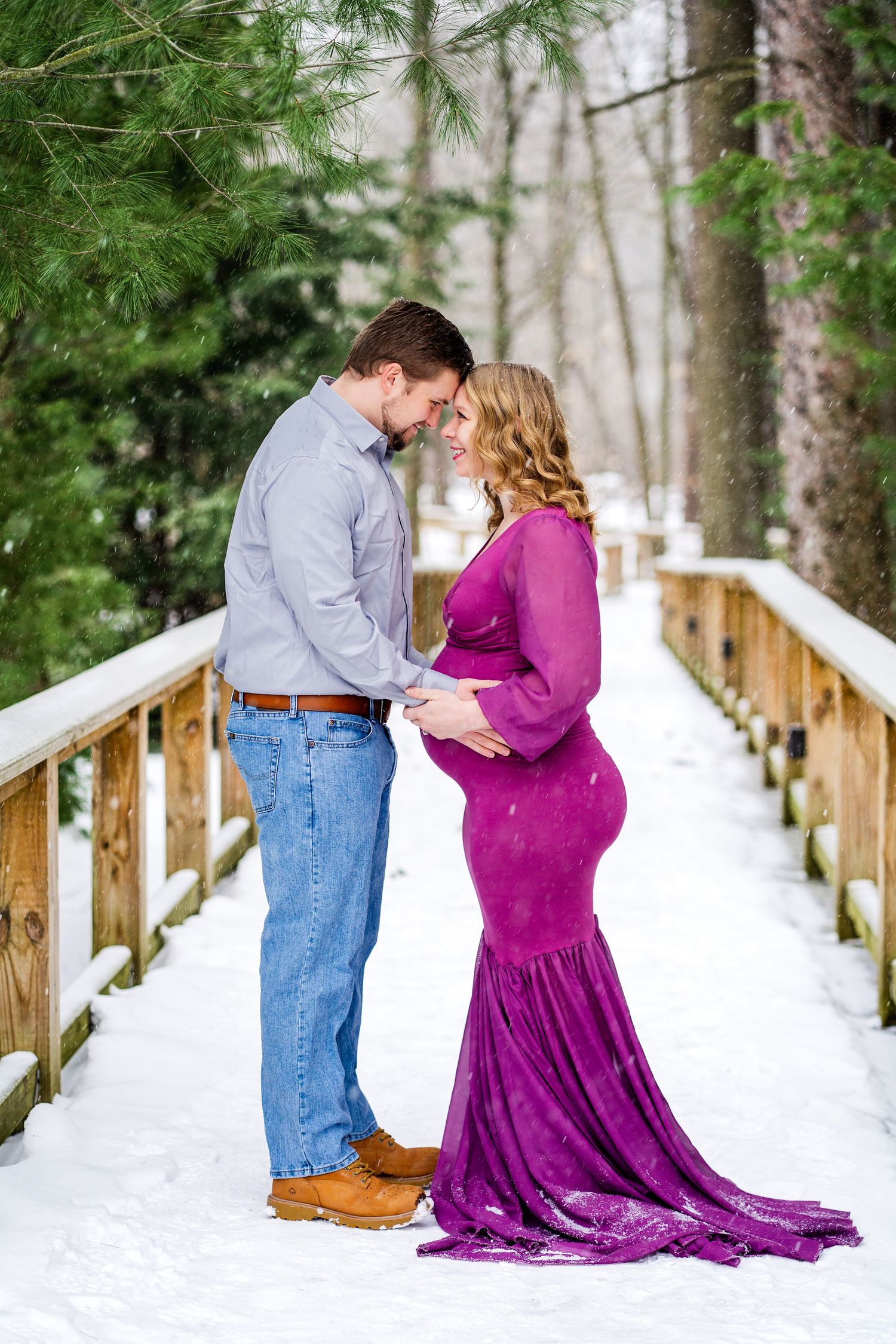 Erie, Pennsylvania maternity portrait session at Asbury Woods
