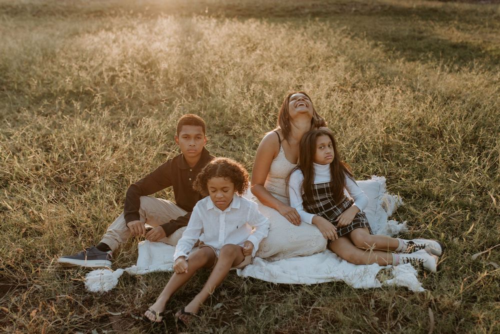 mother laughs as kids tell her their favourite thing about her in Mount Isa