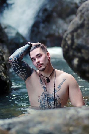 Puerto Rico Photographer. Albert Ray Photo. Rainforest Photoshoot. Male Portraits. Book Now. Waterfall Photoshoot. Male Shots. El Yunque.