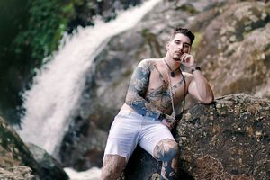 Puerto Rico Photographer. Albert Ray Photo. Rainforest Photoshoot. Male Portraits. Book Now. Waterfall Photoshoot. Male Shots. El Yunque.
