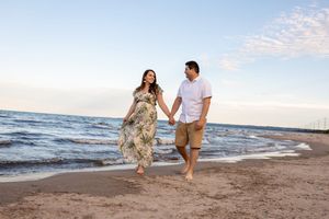 Summer maternity photos at the beach in Hamilton