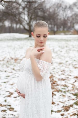 winter maternity photos Hamilton