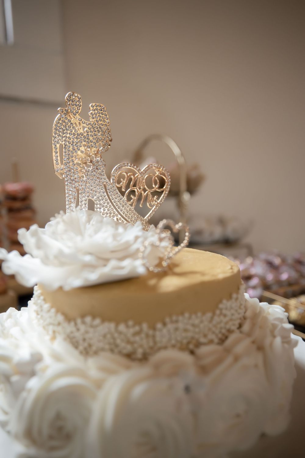 a wedding cake in spokane washington. Taken by Jessica Rae Photography.