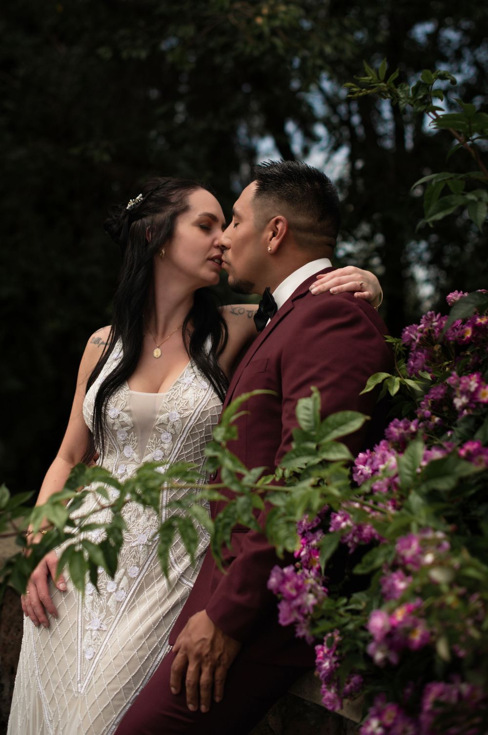 Bride and groom at manito in spokane washington. Taken by Jessica Rae Photography.