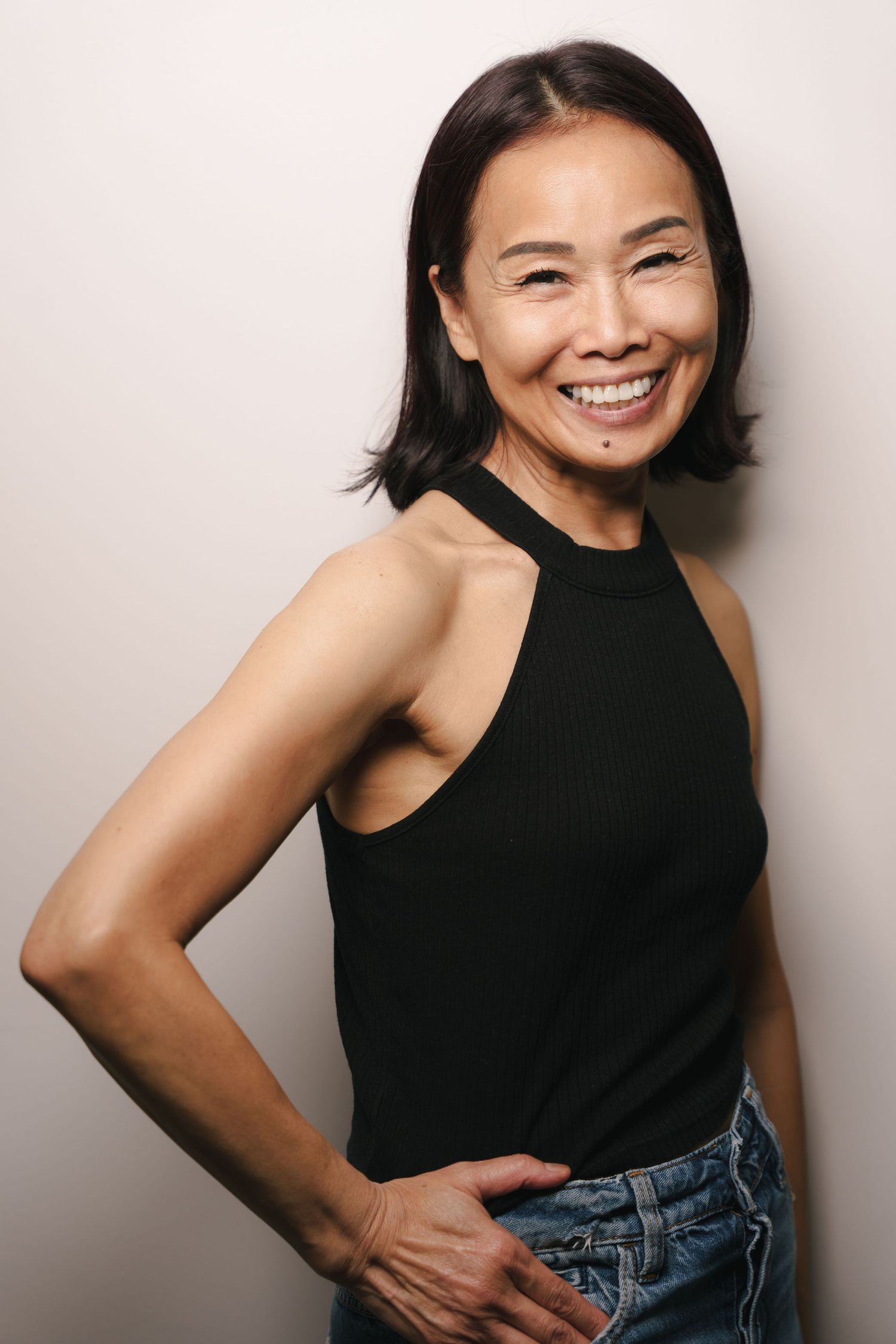 Headshot of Su Man-Hsu, a facialist working in London photography by Natalia Ruszczuk