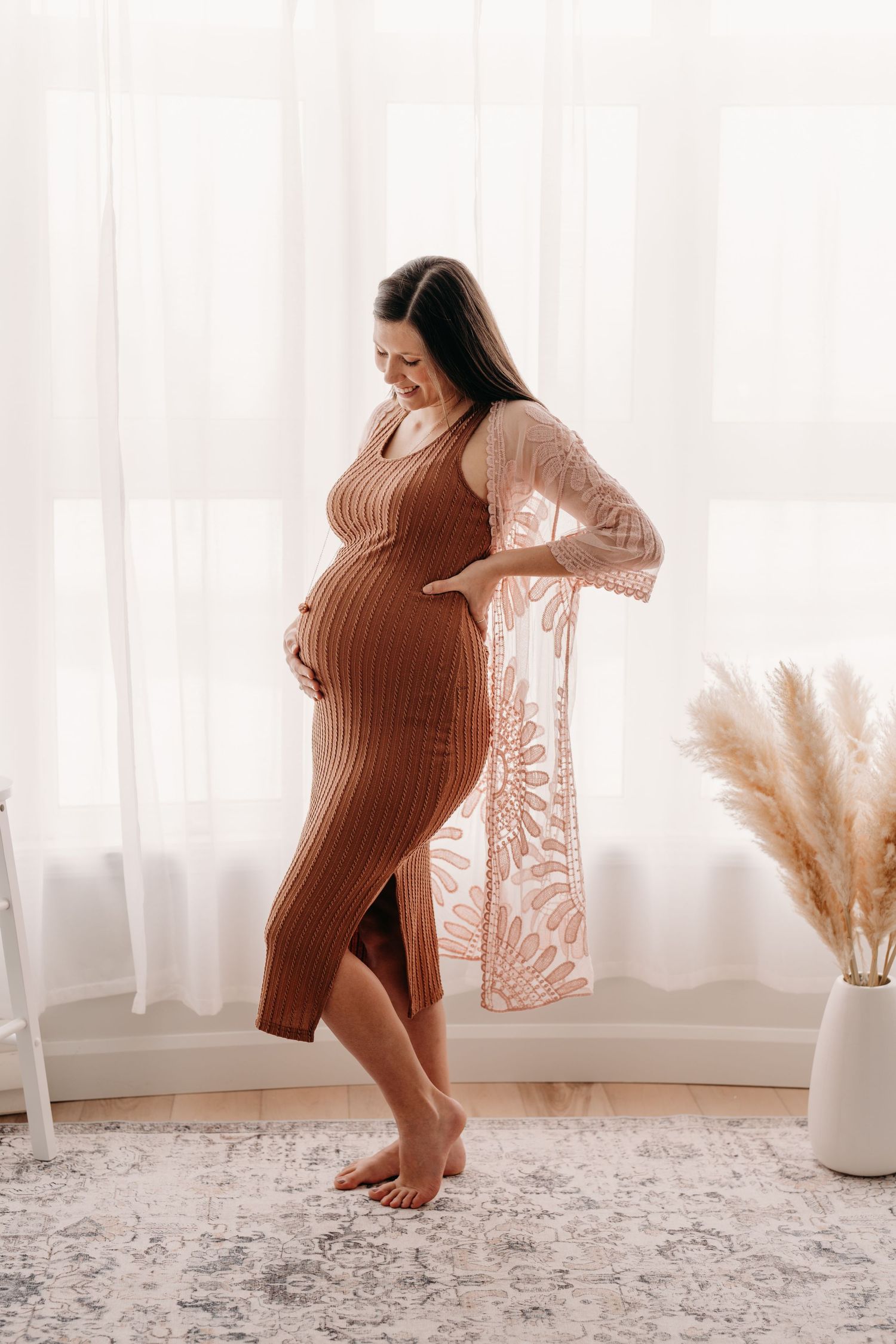 Future maman au studio - photographe de maternité de Québec Saint-Augustin-de-Desmaures