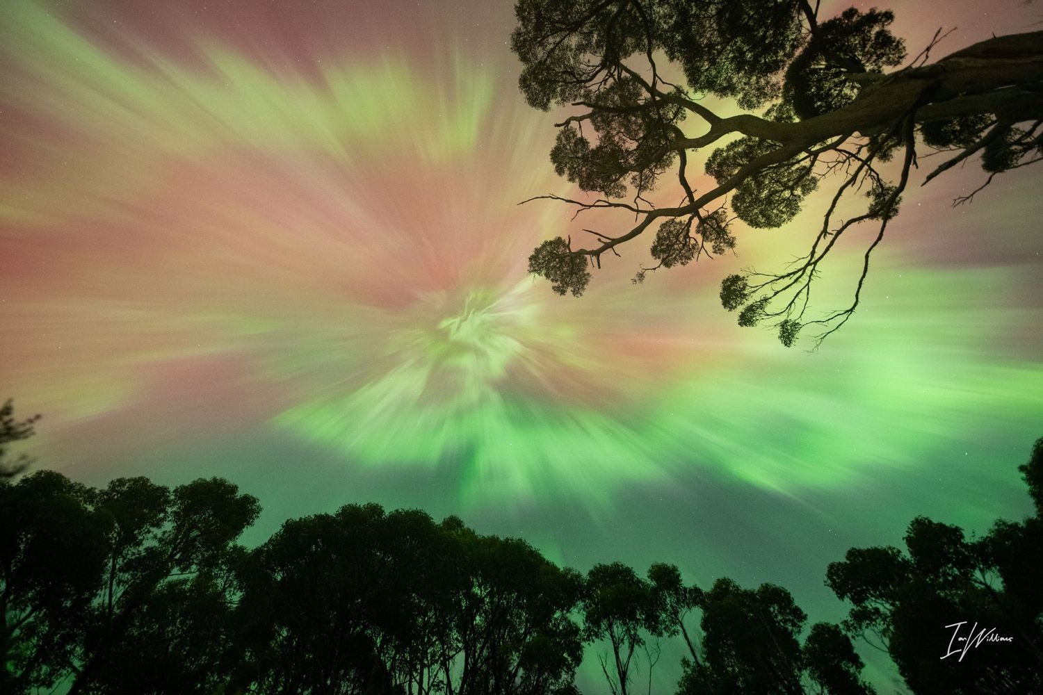 Aurora Australis, Tasmania, 11 May 2024
