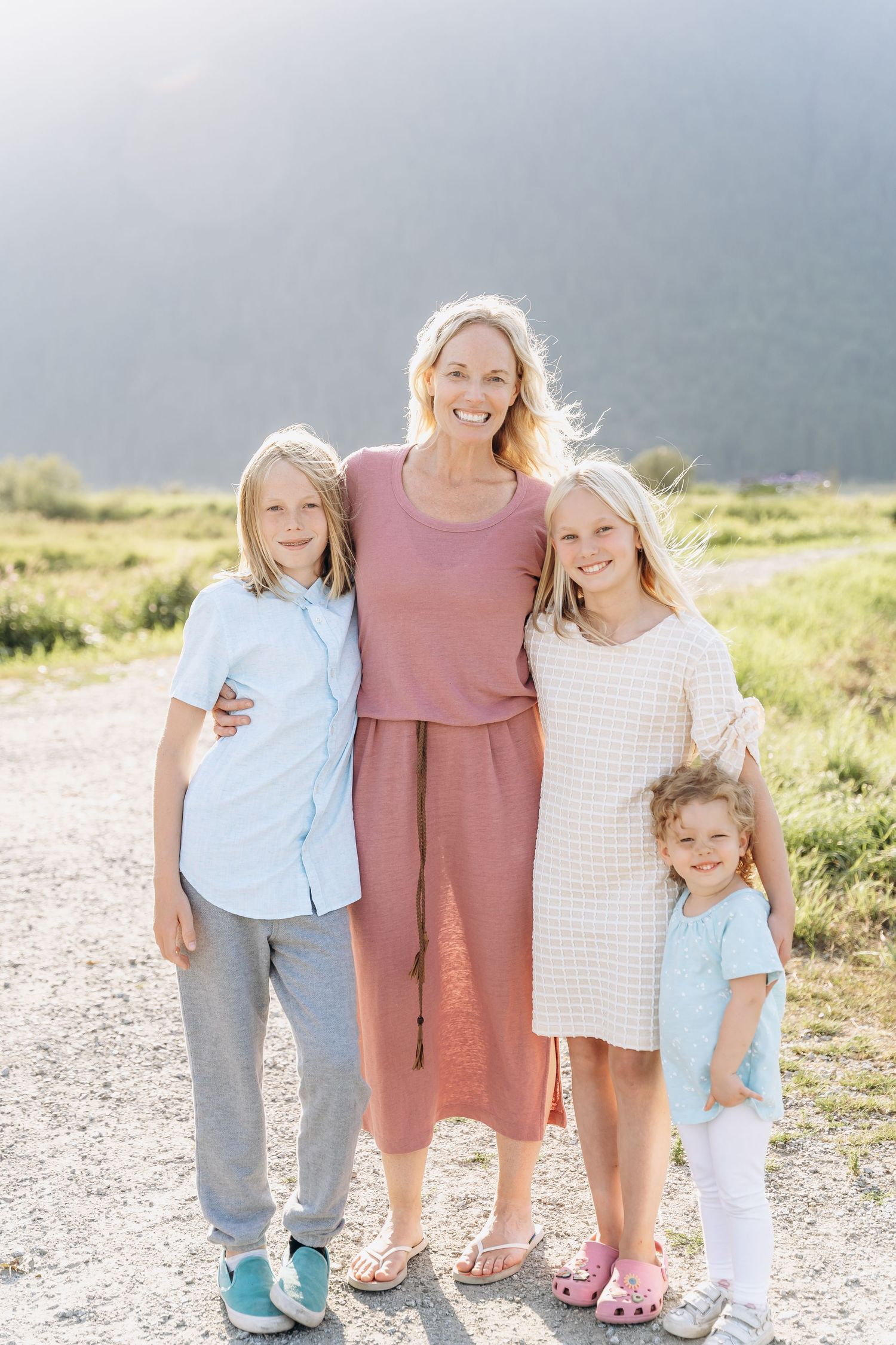 family photos mountains in pitt meadows bc