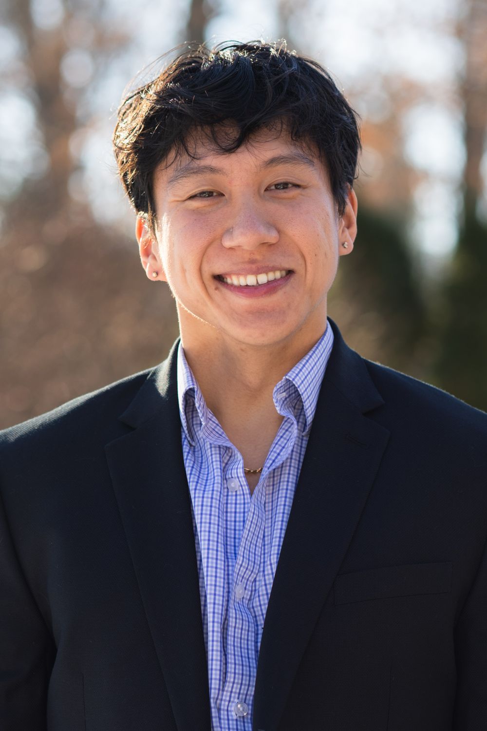 LinkedIn profile headshot against modern backdrop, St. Louis professional photographer