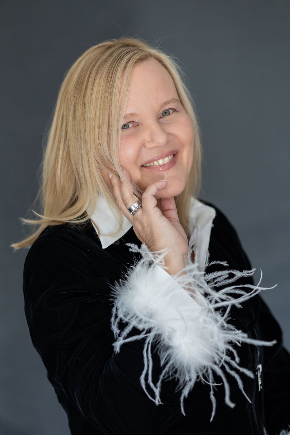 headshot photographer in St. Louis Kirkwood Clayton Creve Coeur Webster Chesterfield Saint Charles Ladue