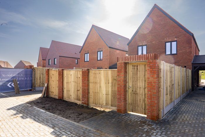 Fencing installation by Yorke Fencing, at new build development for Bellway Homes at Kings Hill, Kent