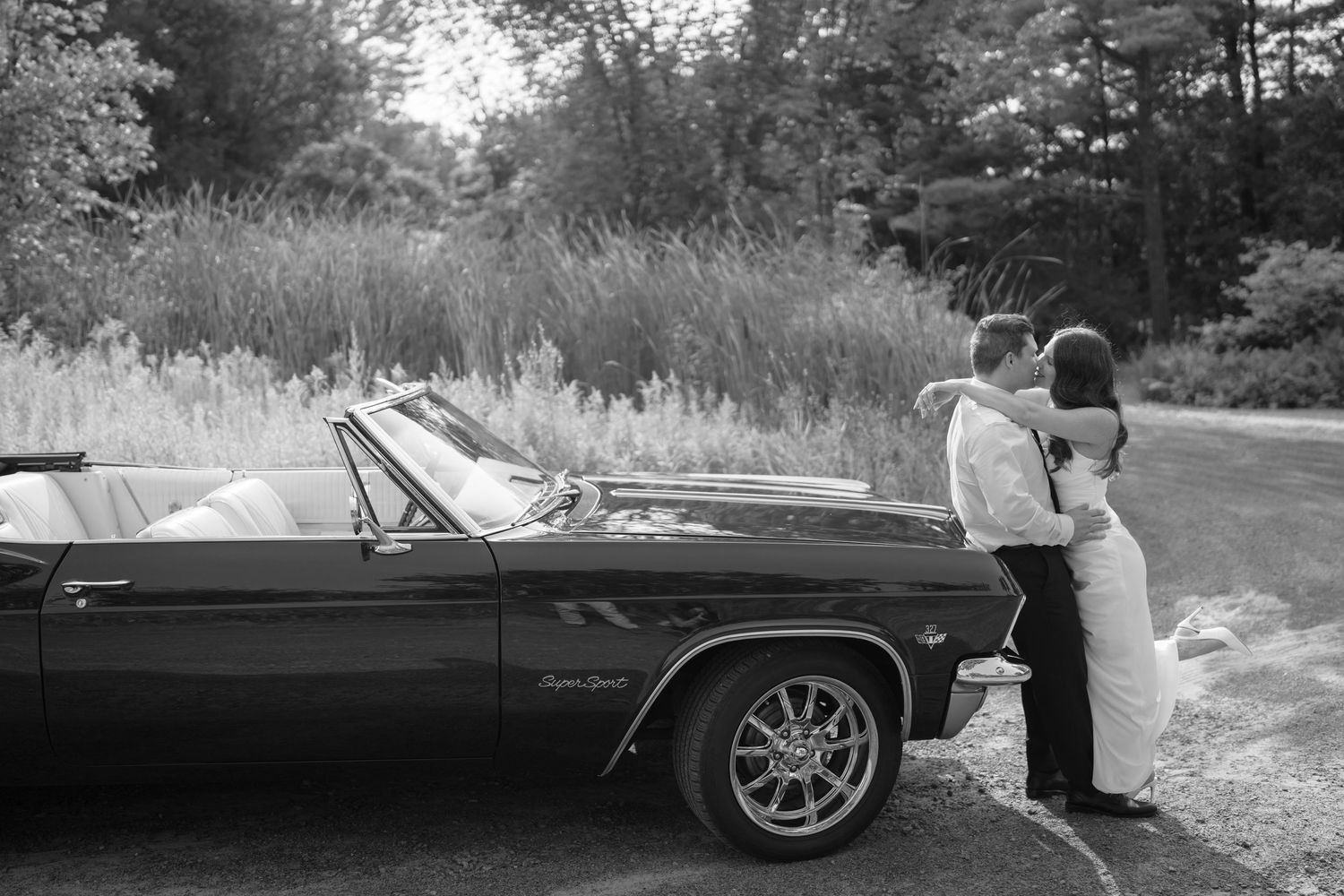 Photographe de fiançailles à Val-Morin, photos de couple romantiques au style éditorial et authentique.