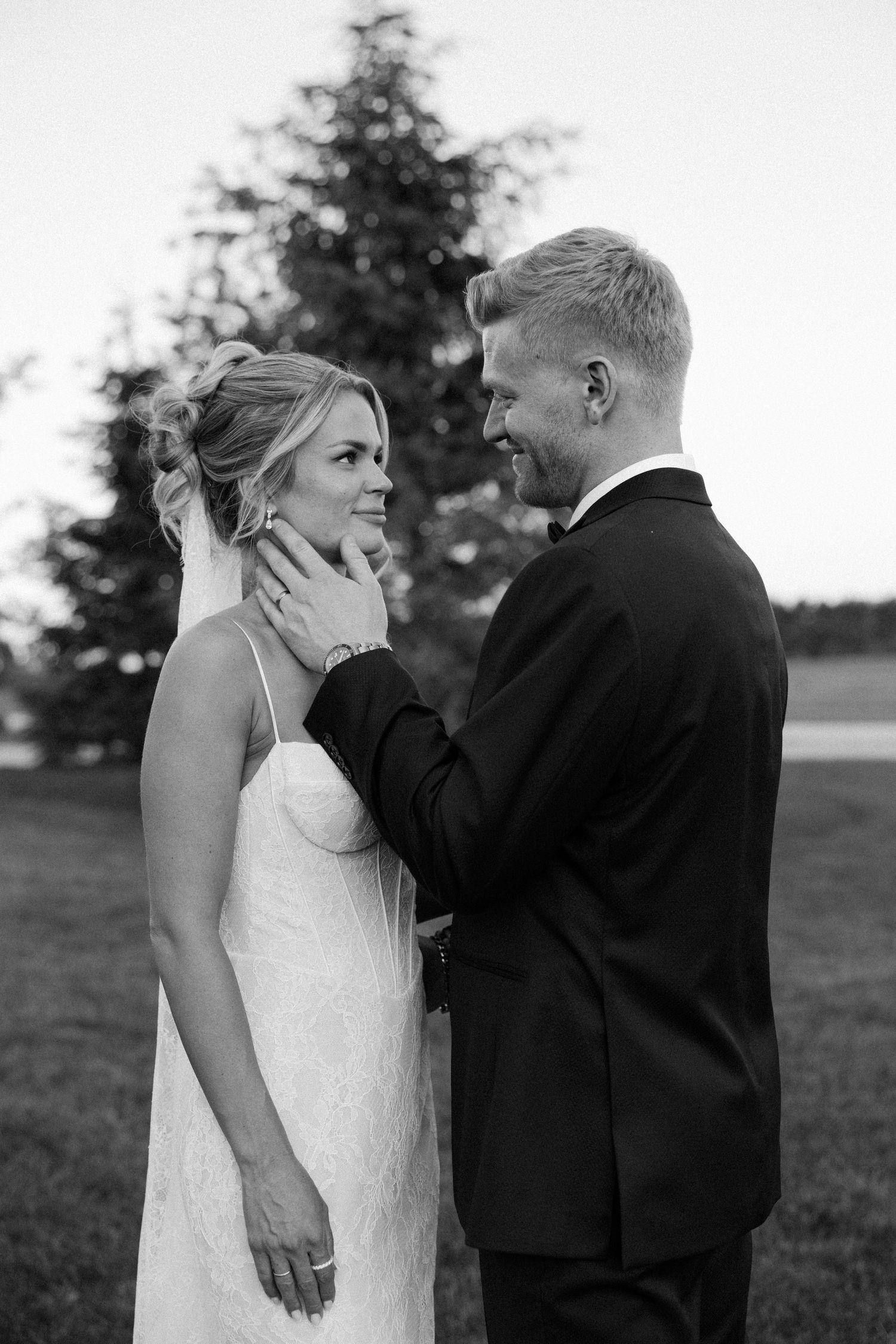 Black-and-white wedding portrait of a newlywed couple at Ivy Ridge Estate near Toronto
