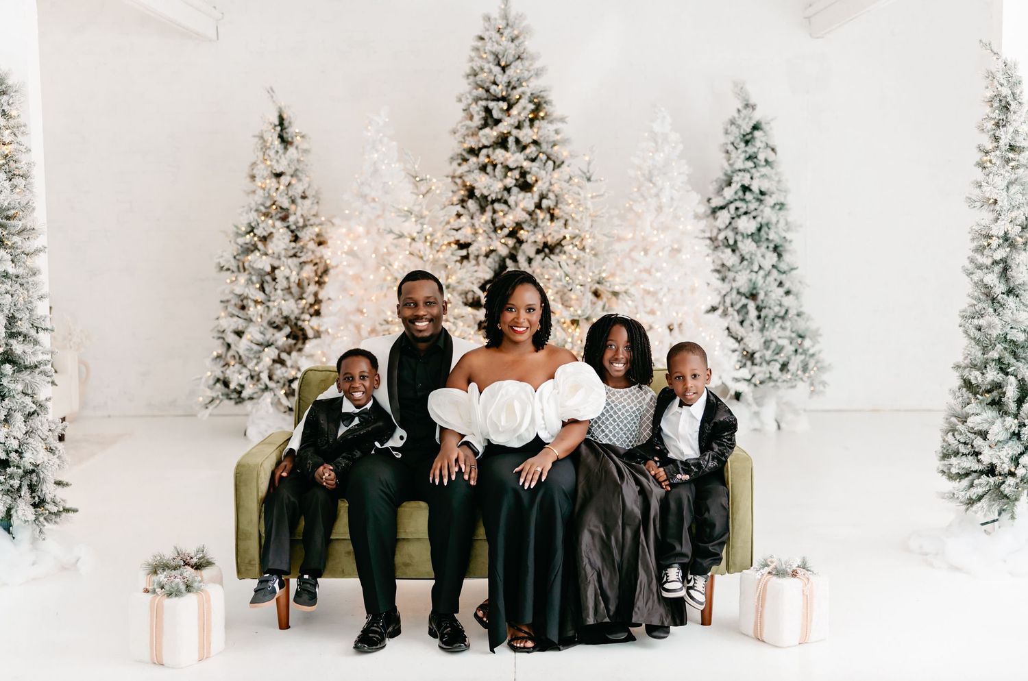 Family photography session in Spring, The Woodlands & Magnolia, TX by Anna Carreno Photography