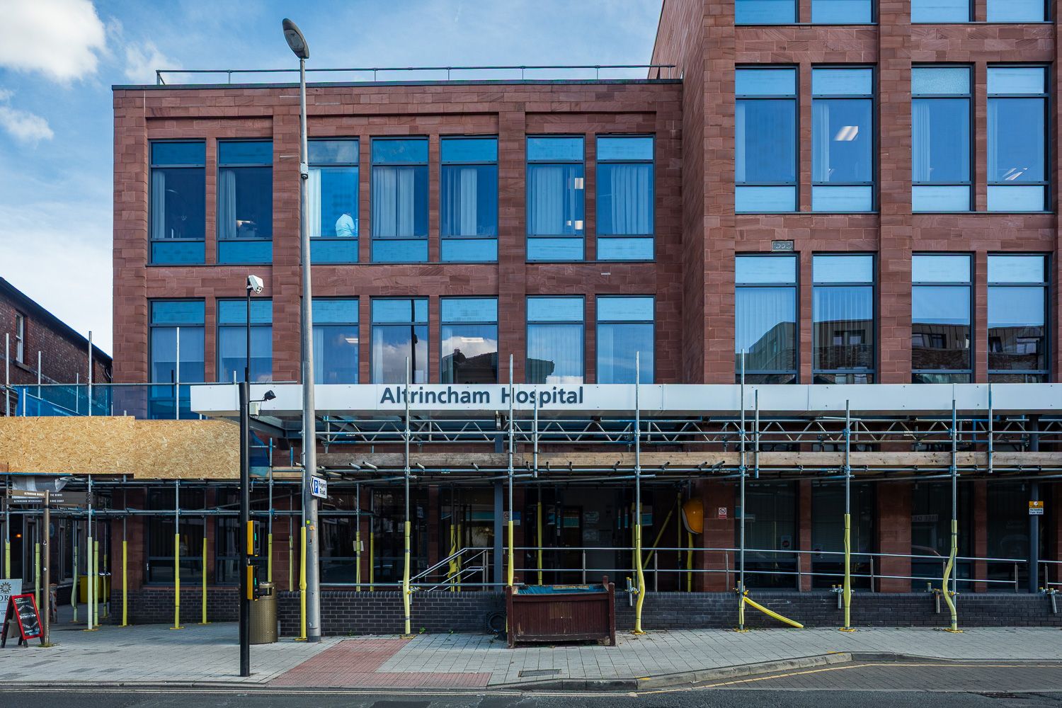 Rigg Tech scaffolding installation on Altrincham Hospital