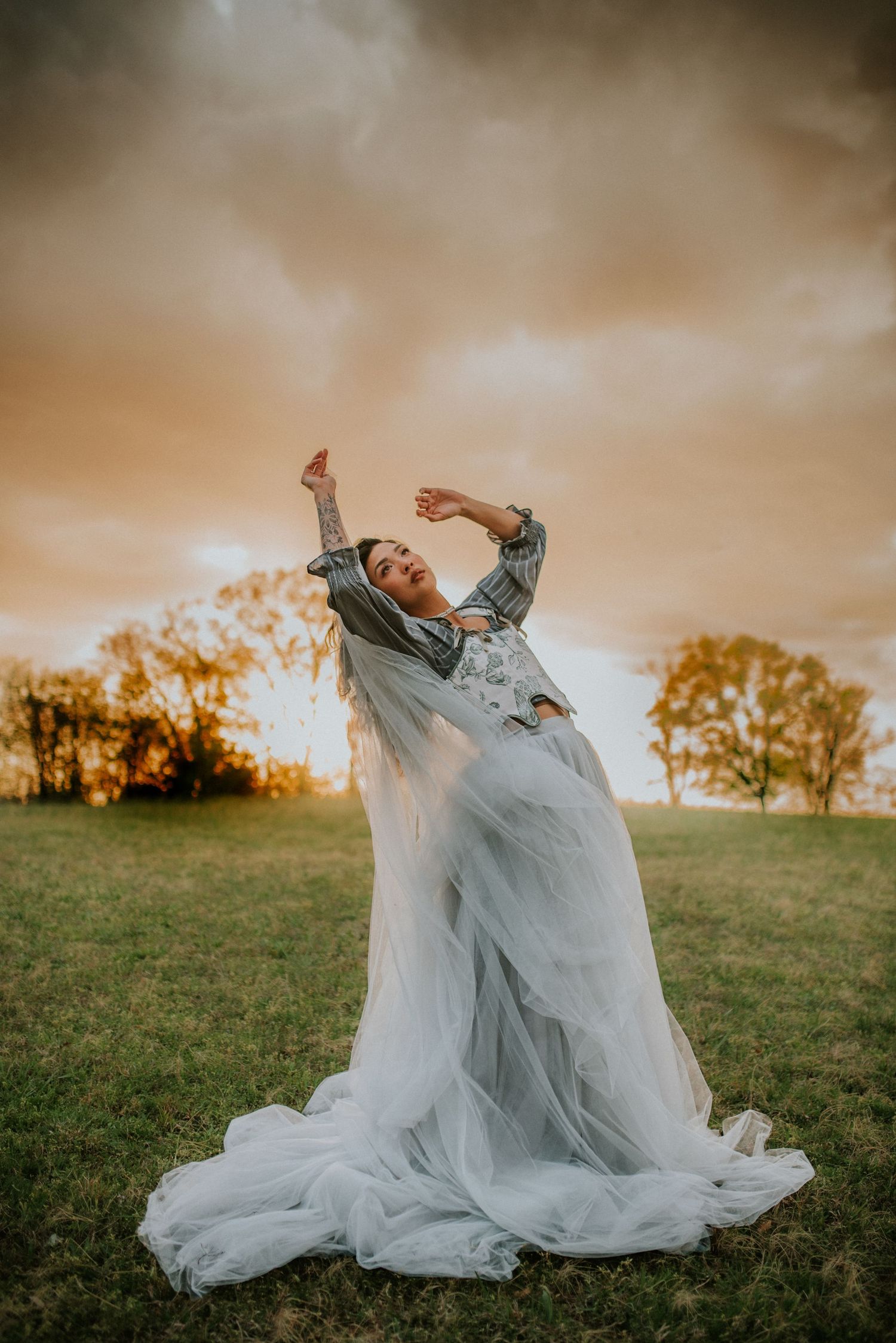 Birthday Portraits, Creative, Whimsical session, Golden hour, woman in tulle dress, Clarksville, Tennessee, Nashville, Portrait photographer