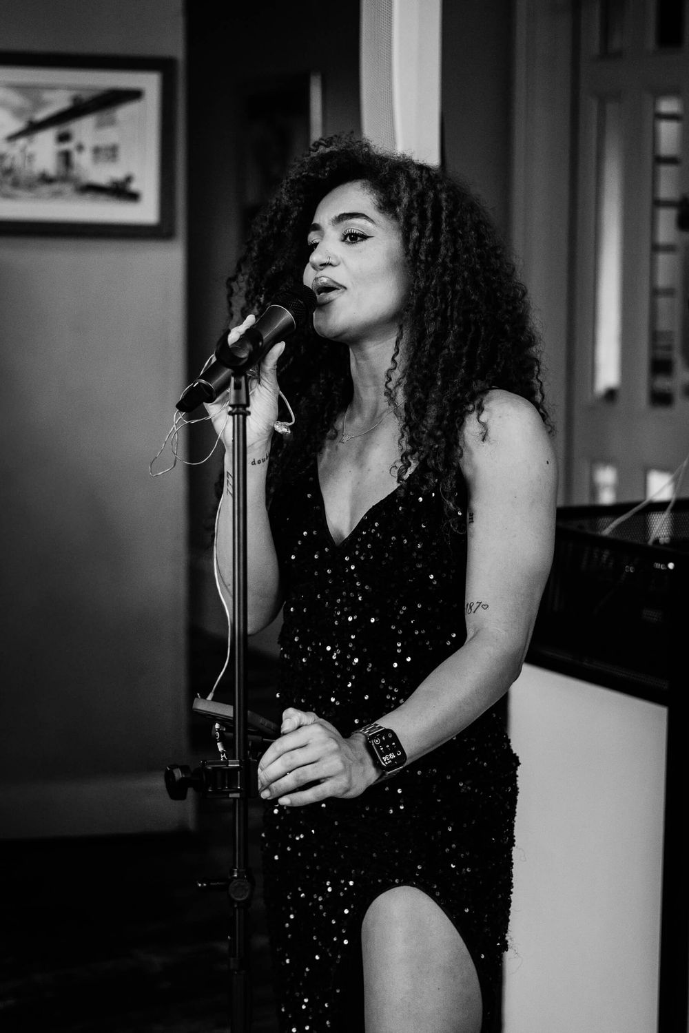 wedding singer at Lordship pub in London