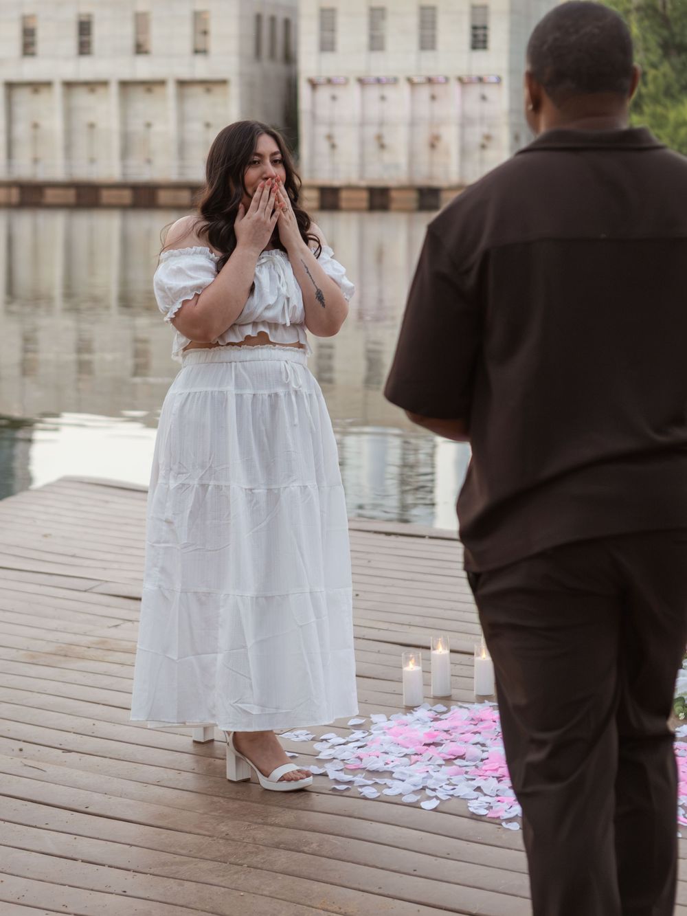 guy proposing to women at butler metro park.