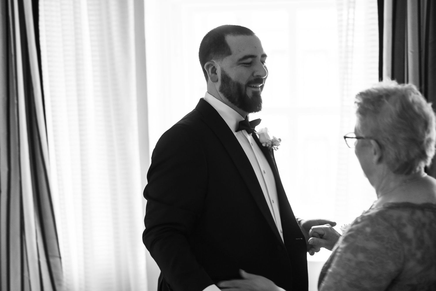 Kristi + EJ | Kimpton Hotel Monaco DC | © Carly Arnwine Photography | Modern Social Events | DJ Mattie Fresh | Le Chateau de Crystale Events