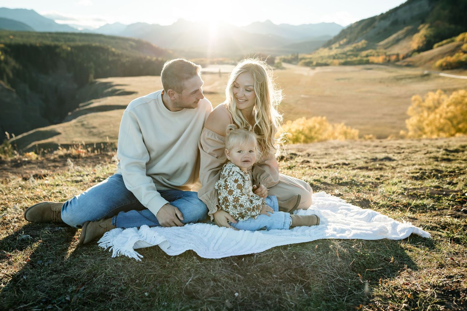 Fall golden hour family photos in Kananaskis Mountains by Love & Sunshine Photography.