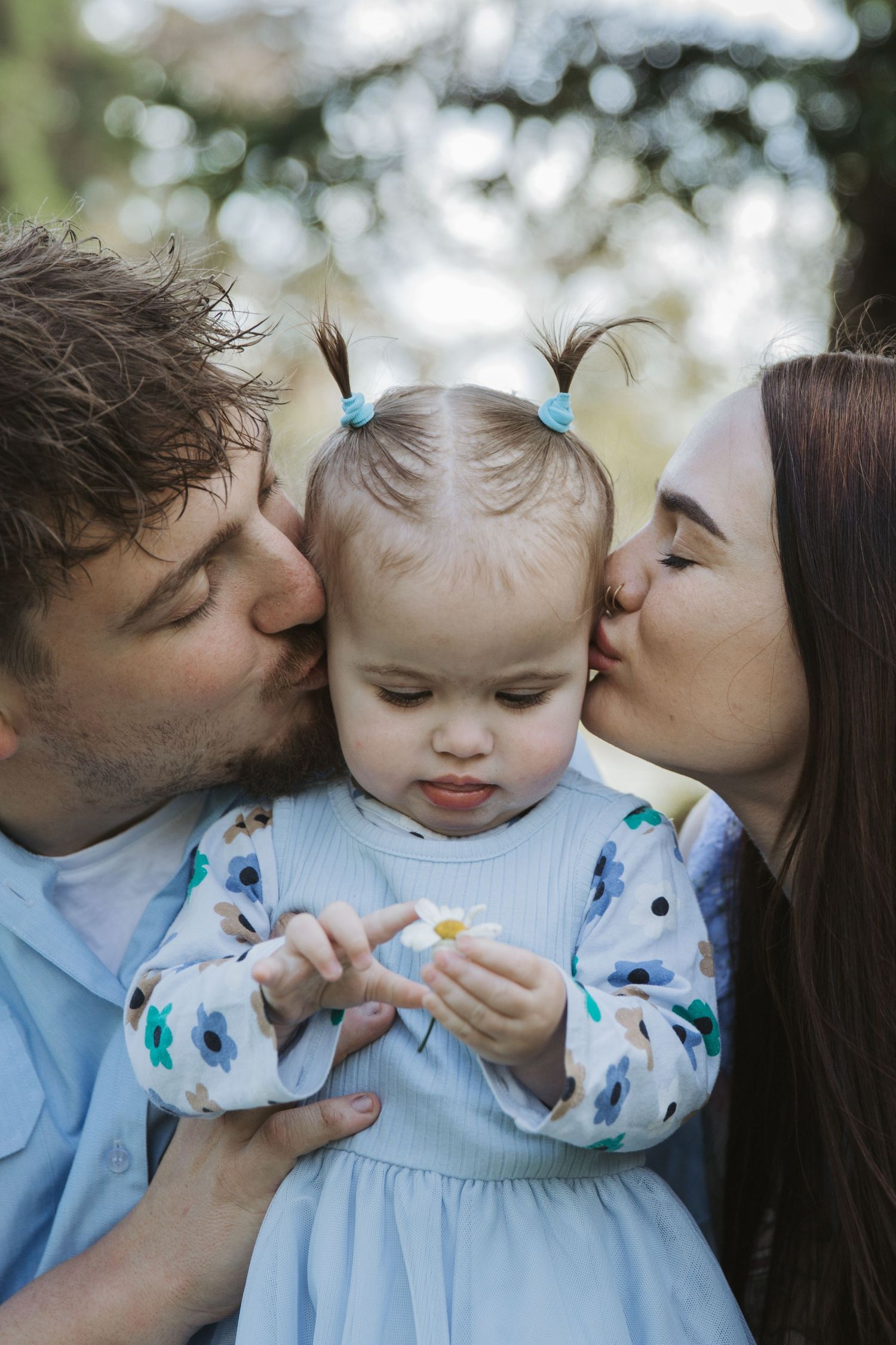 Family photography, Melbourne family photographer, natural family portraits, candid family moments, outdoor family photoshoot