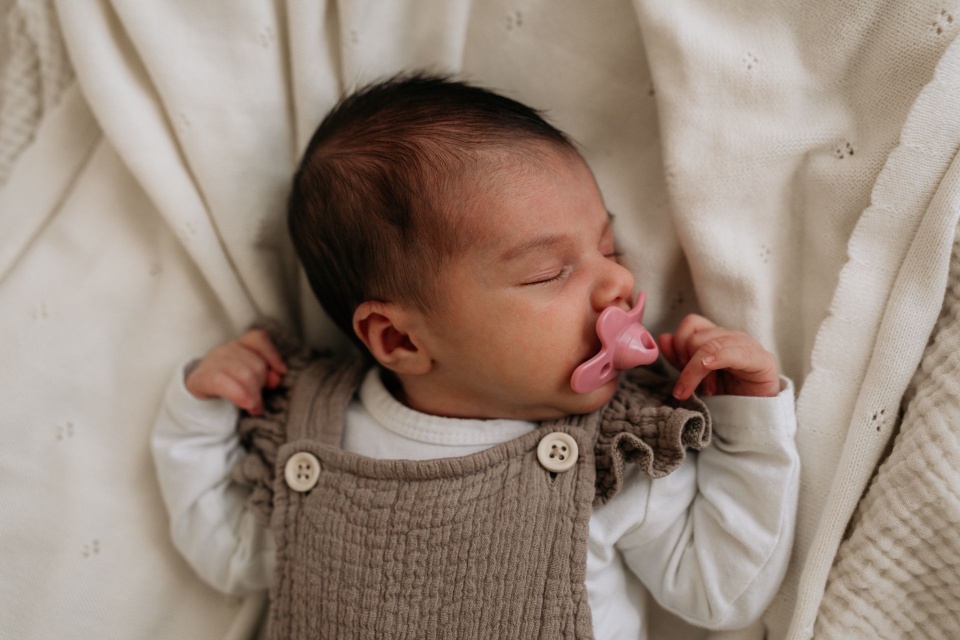 Lifestyle fotograaf Heerhugowaard voor newbornshoots en gezinnen.