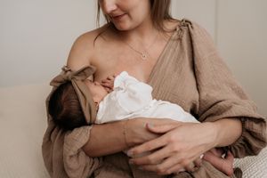 Lifestyle fotograaf Heerhugowaard voor newbornshoots en gezinnen.