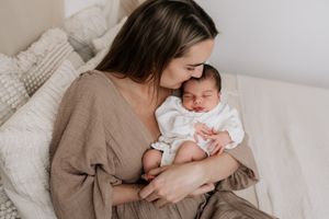 Lifestyle fotograaf Heerhugowaard voor newbornshoots en gezinnen.