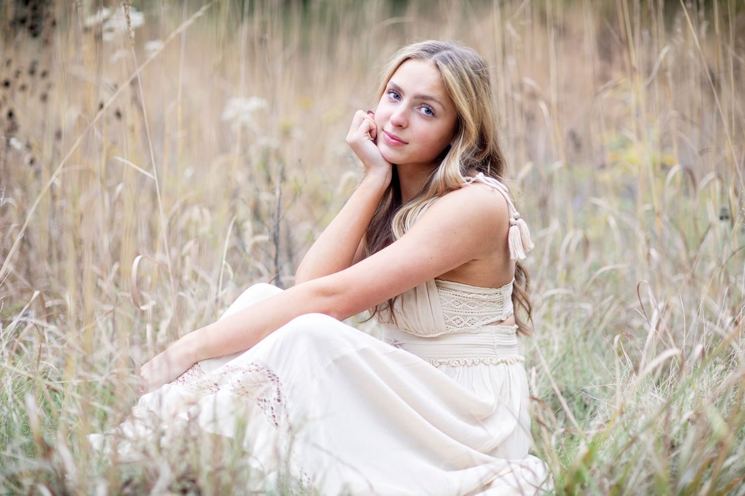 Downers Grove Hinsdale Oak Brook Wheaton Naperville Outdoor Custom Senior Photography by Julie Chen Photography