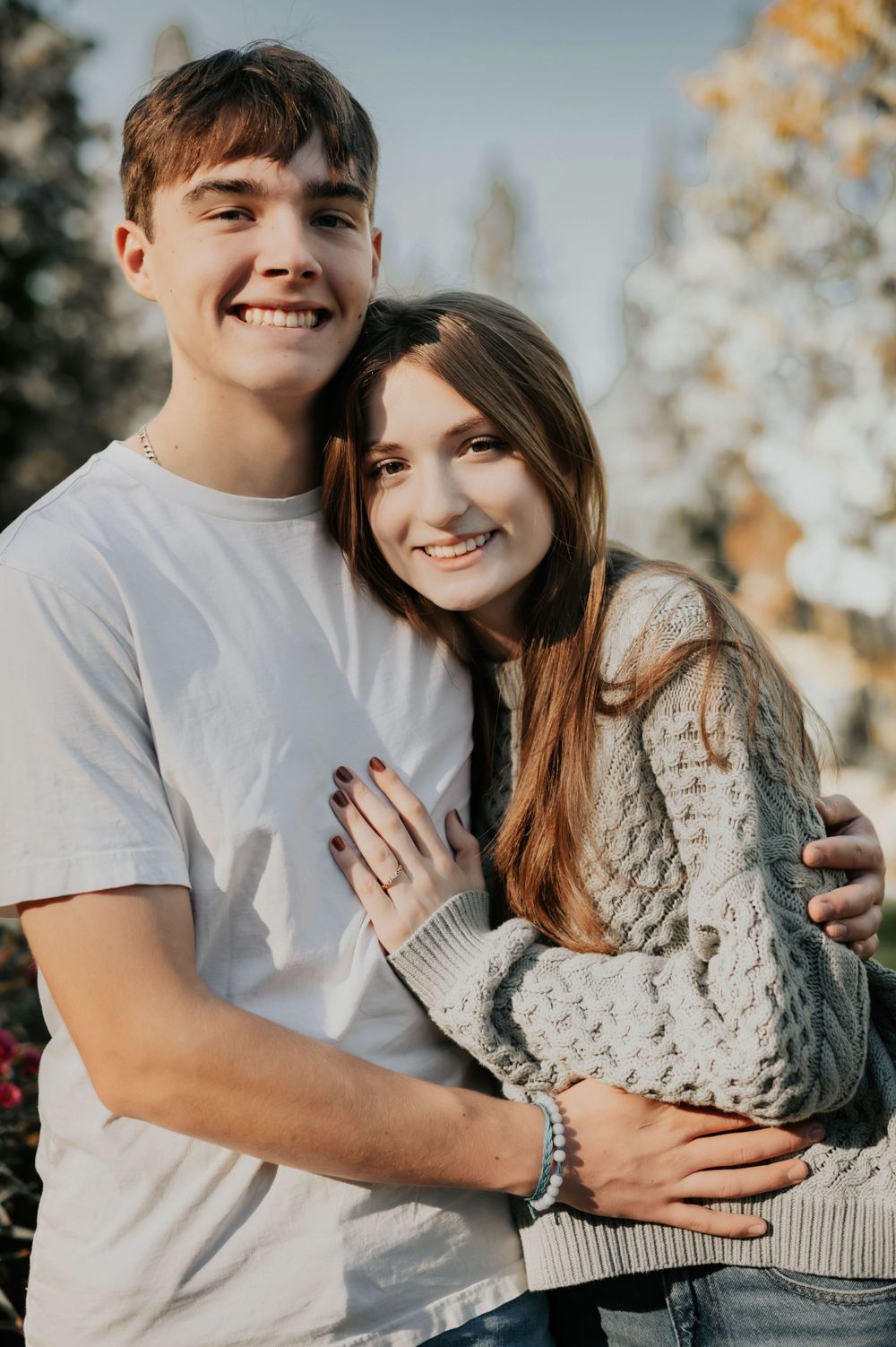 Couples portraits taken at Manito Park in Spokane Washington by Jessica Rae Photography.