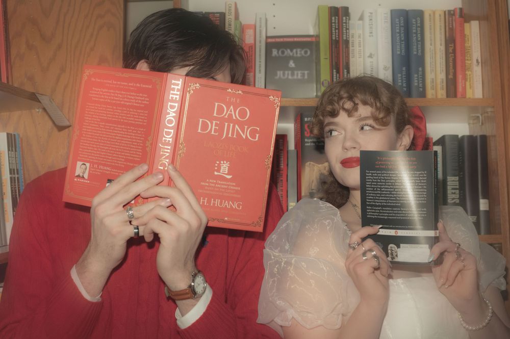 50s themed couples photoshoot taken in downtown Spokane by Jessica Rae photography. Aunties Bookstore.