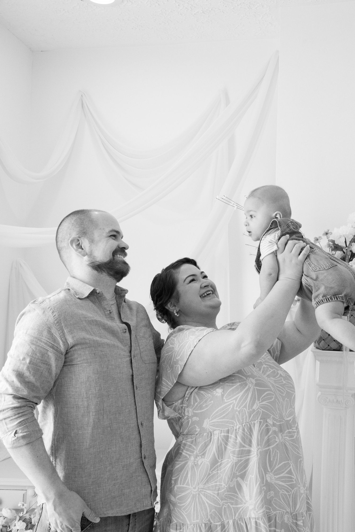 Mommy and me photos with baby during family photos near cincinnati and dayton ohio with luxury, studio, timeless, bespoke photographer Emily