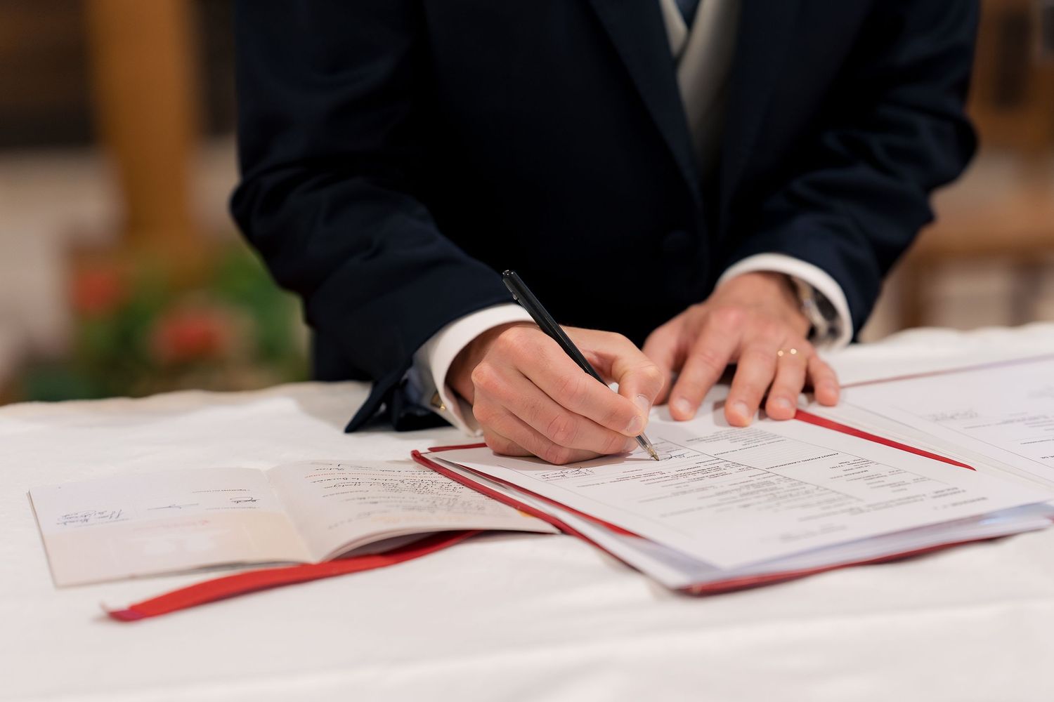Signature des registres lors d'un mariage
