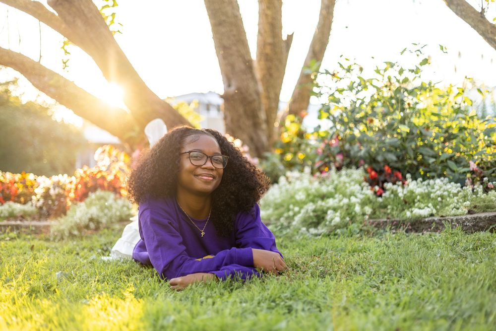 Central Illinois Photographer captures a senior session at Washington Park in Springfield, IL