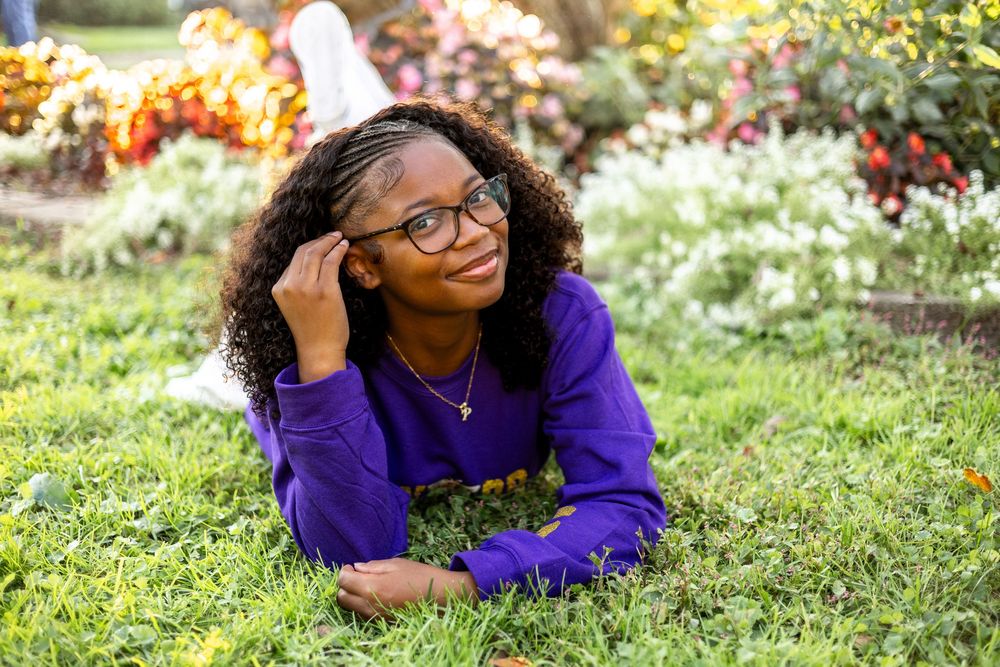 Central Illinois Photographer captures a senior session at Washington Park in Springfield, IL