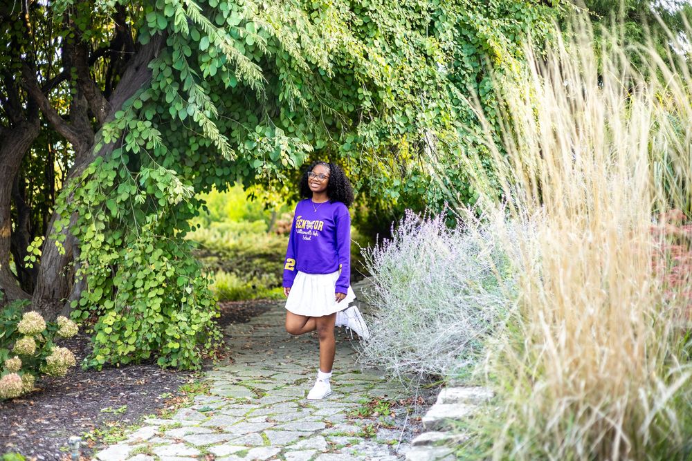 Central Illinois Photographer captures a senior session at Washington Park in Springfield, IL