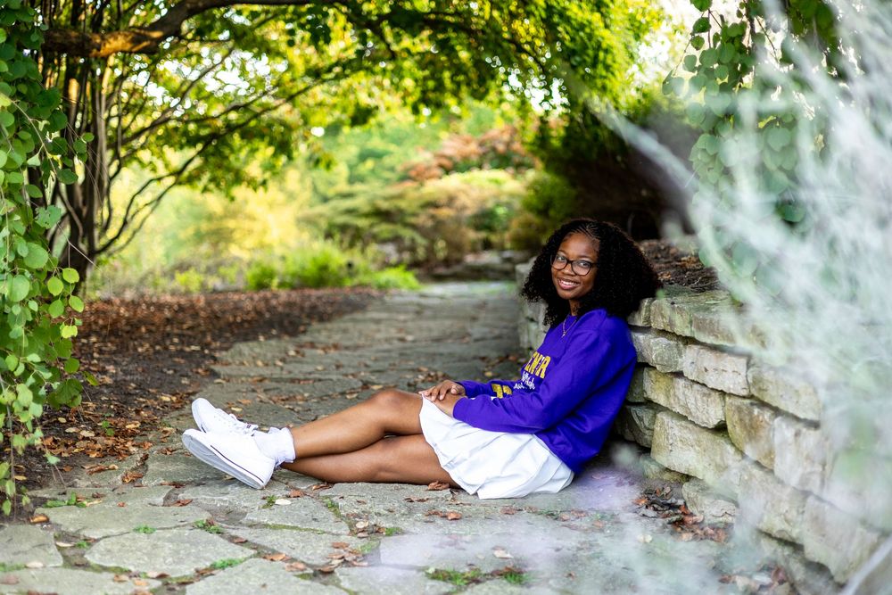 Central Illinois Photographer captures a senior session at Washington Park in Springfield, IL