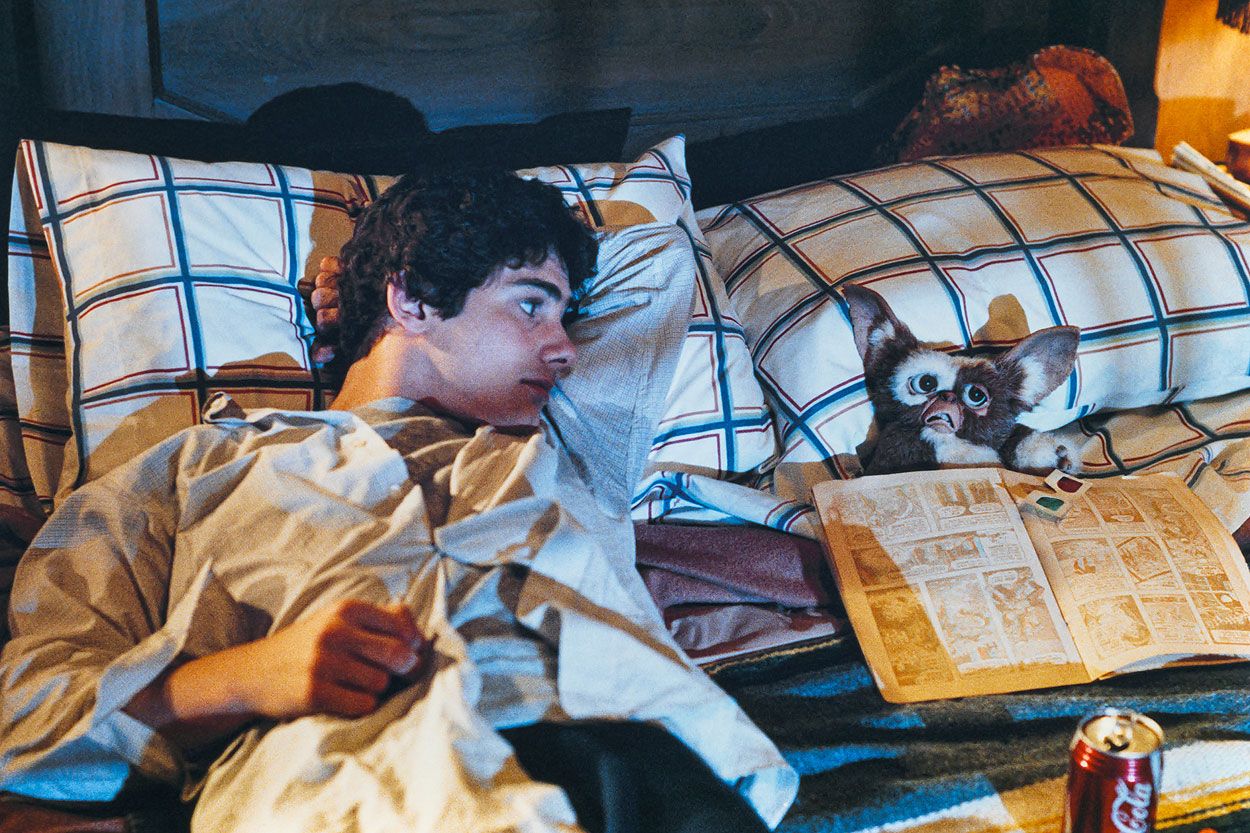 Billy and Gizmo in bed