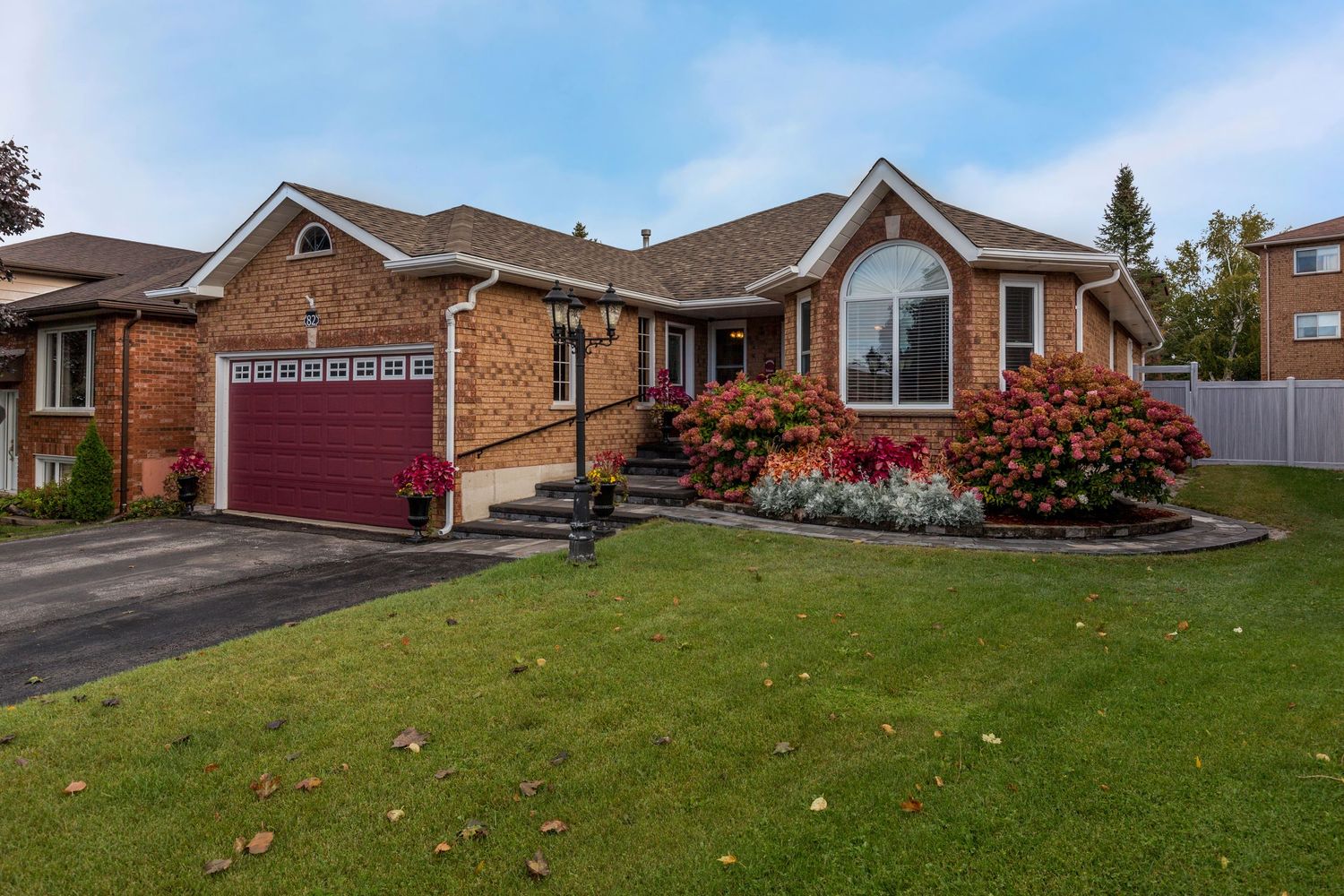 A photo of a detached home in Orillia Ontario for a real estate listing in North Simcoe County photographed by Sarah Tennant