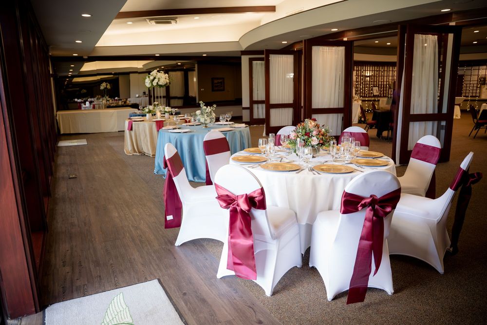 Outer reception area at Yolo Fliers Club in Woodland, California. Photo by Ashley Nicole Baeza, Woodland Wedding Photographer.