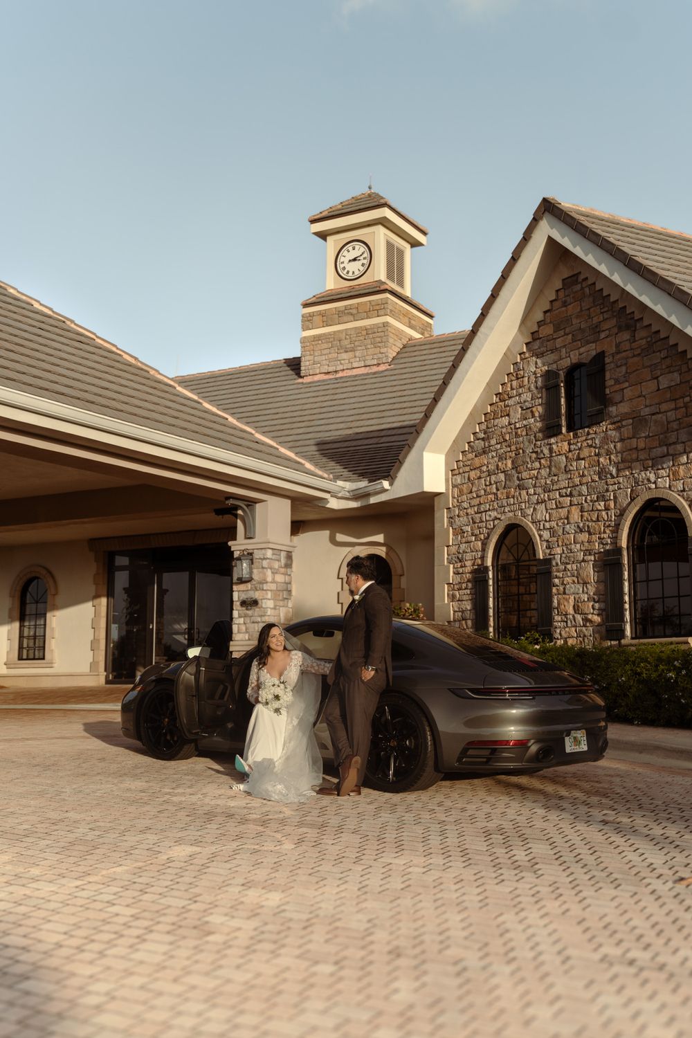 classic car wedding photo inspiration