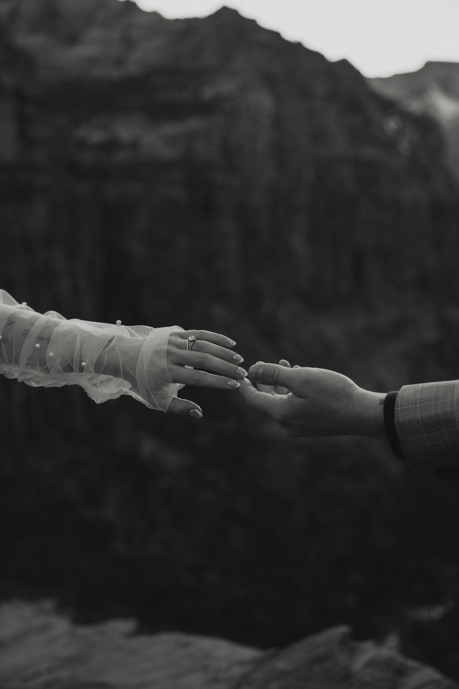 Sunset elopement in Zion National Park – Utah elopement photographer