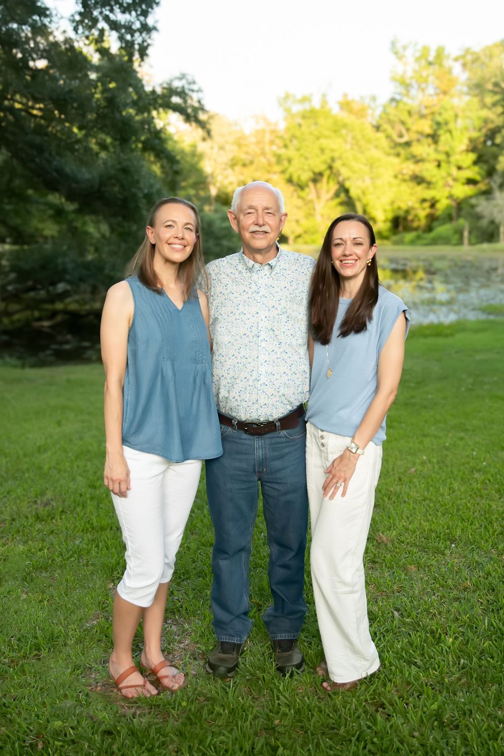 Extended family session taken at Cohn Arboretum in Central City, just outside of Baton Rouge.