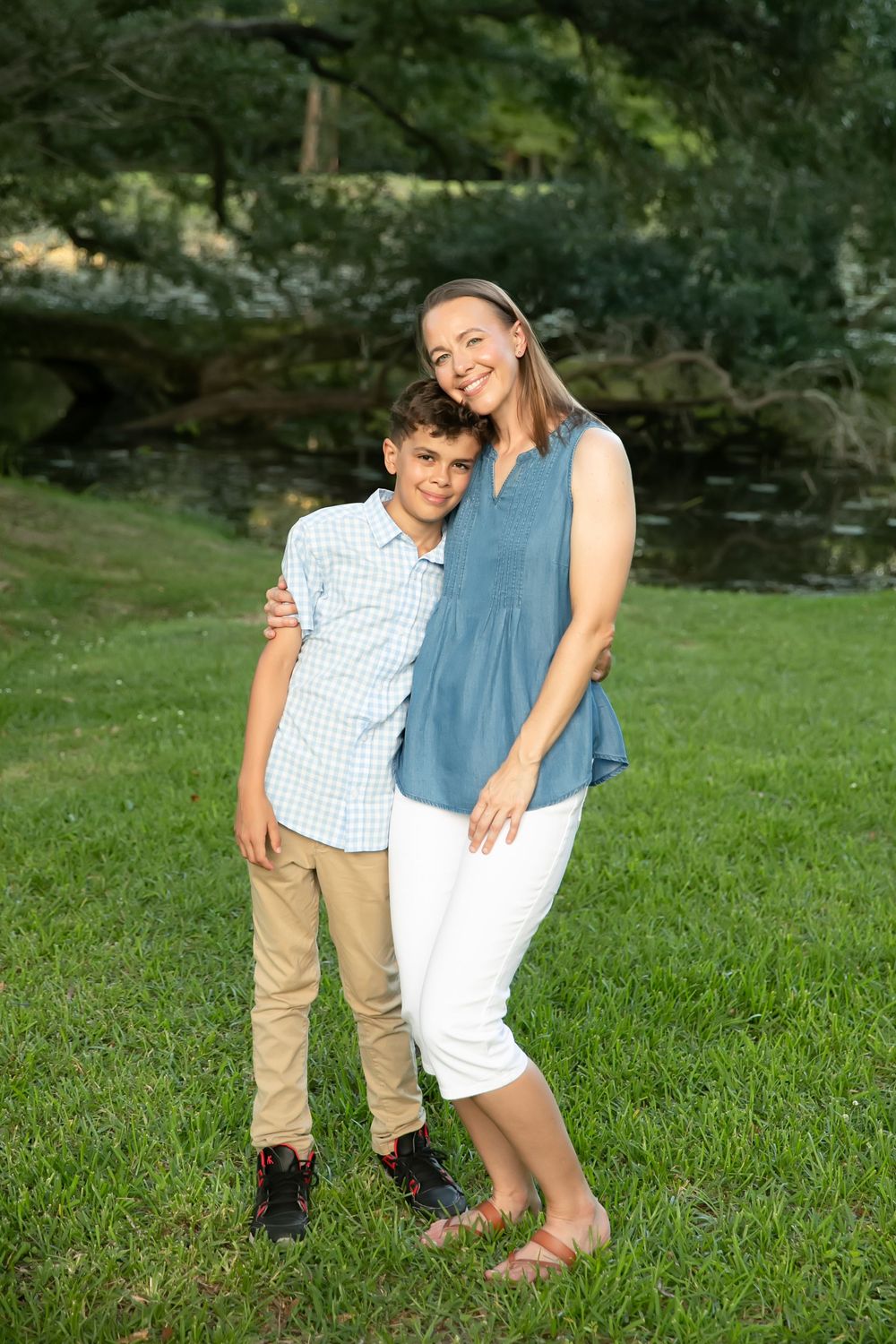 Extended family session taken at Cohn Arboretum in Central City, just outside of Baton Rouge.