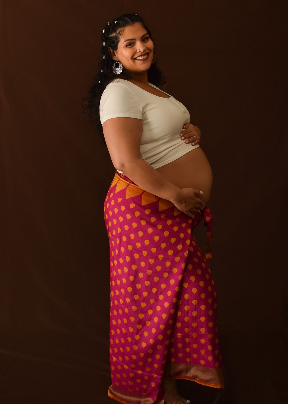 maternity, pink, white, mom, mother, brown, photography, photoshoot, professional, studio, portrait, boho, bohemian