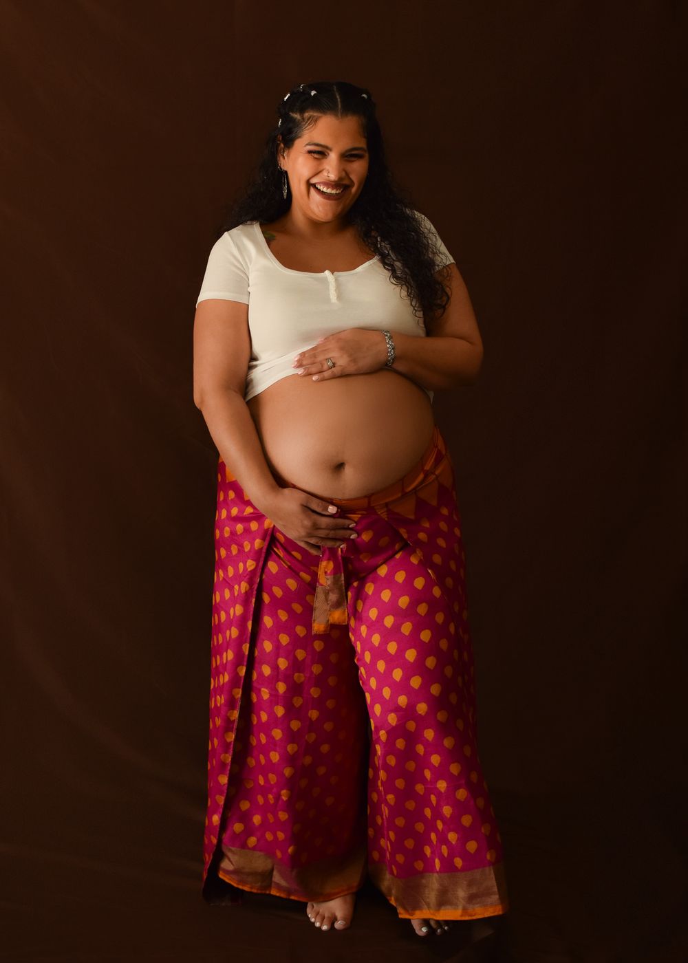 maternity, pink, white, mom, mother, brown, photography, photoshoot, professional, studio, portrait, boho, bohemian