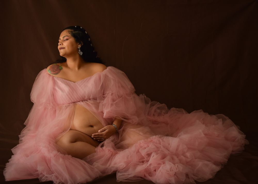 maternity, pink dress, mom, mother, brown, photography, photoshoot, professional, studio, portrait