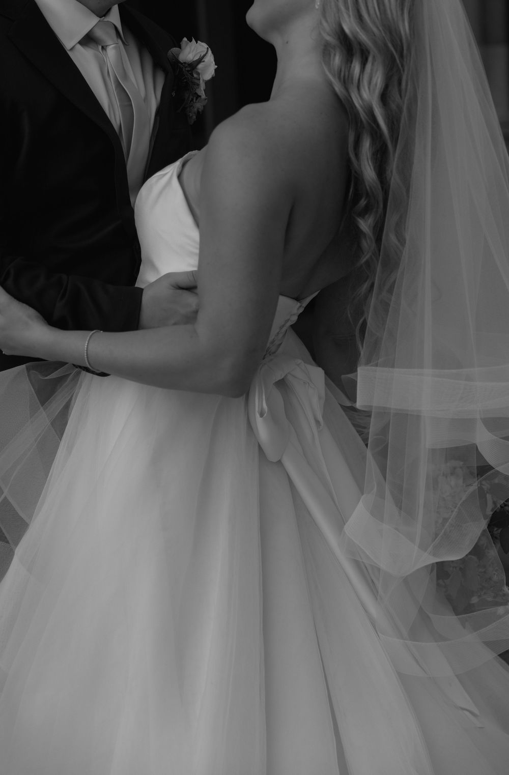 bride and groom at oklahoma venue taken by an oklahoma wedding photographer in tulsa oklahoma