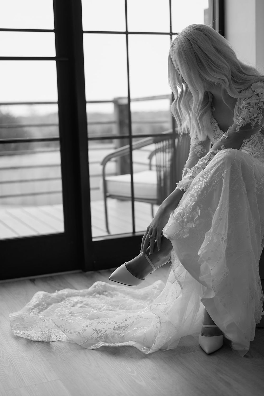 bride and groom at oklahoma venue taken by an oklahoma wedding photographer