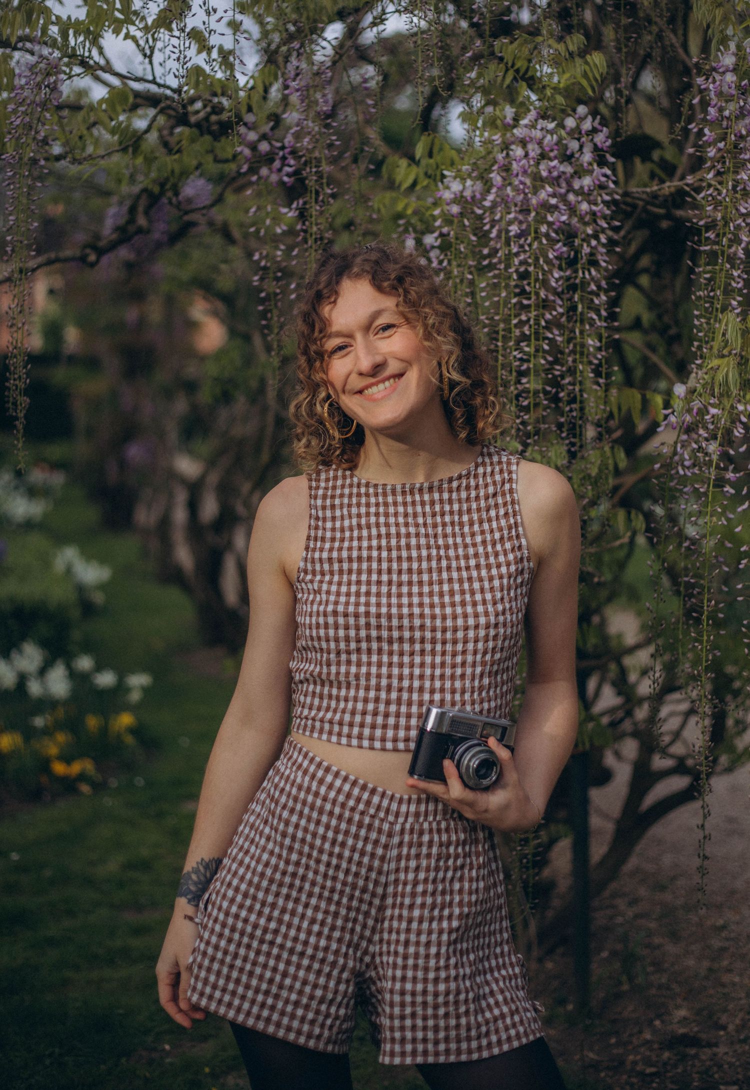 Portrait of Léa, Paris-based photographer with a cinematic and vintage approach